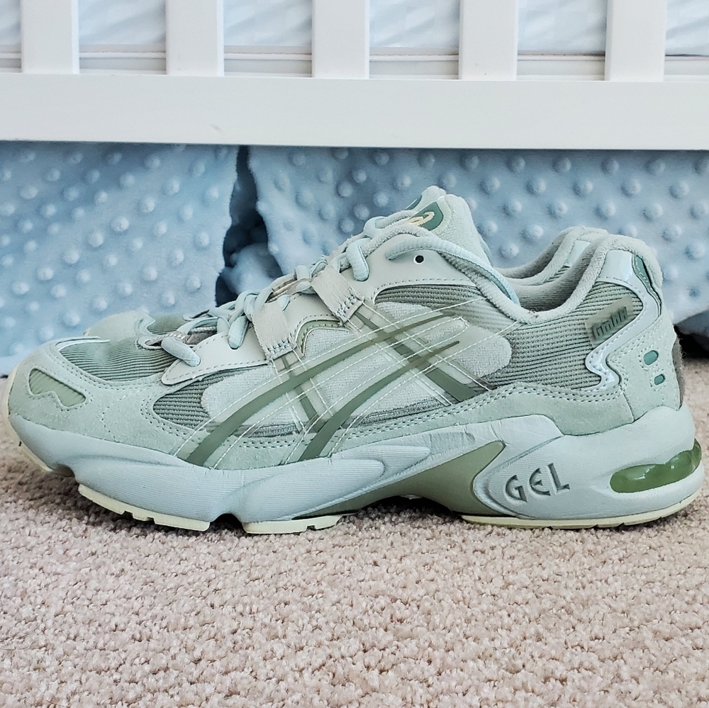 *SOLD* GMBH x Asics Gel Kayano 5 V EUC 7.5 Lichen
